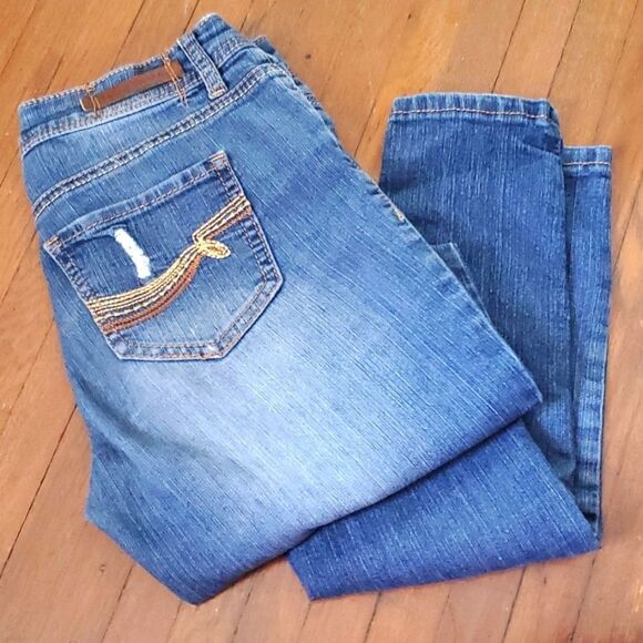 Almost Famous Skinny Jeans - Picture 1 of 11